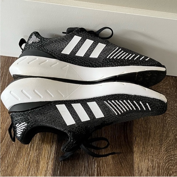 Adidas Women’s Swift Run 22 Shoes GV7971 Size 6 - Picture 7 of 12